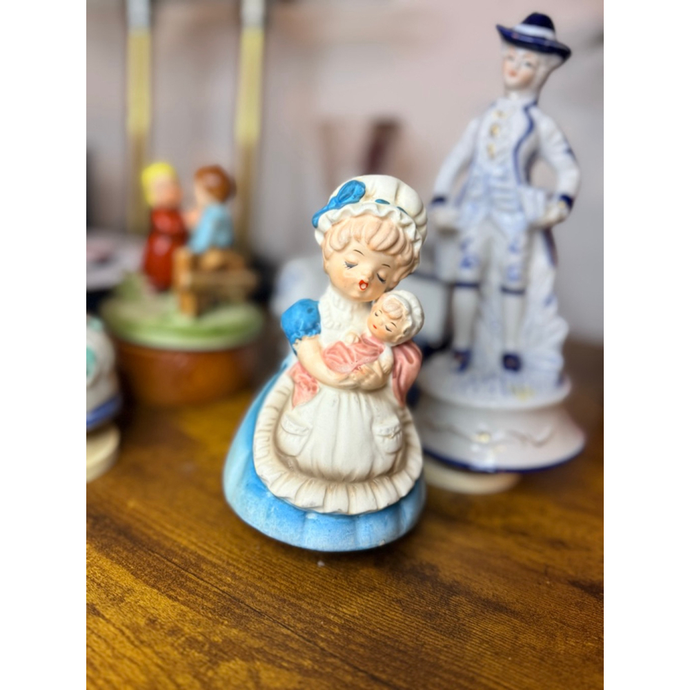 Vintage wind up musical Man woman piano boy girl baby 5 pieces 4 musical - Picture 15 of 16
